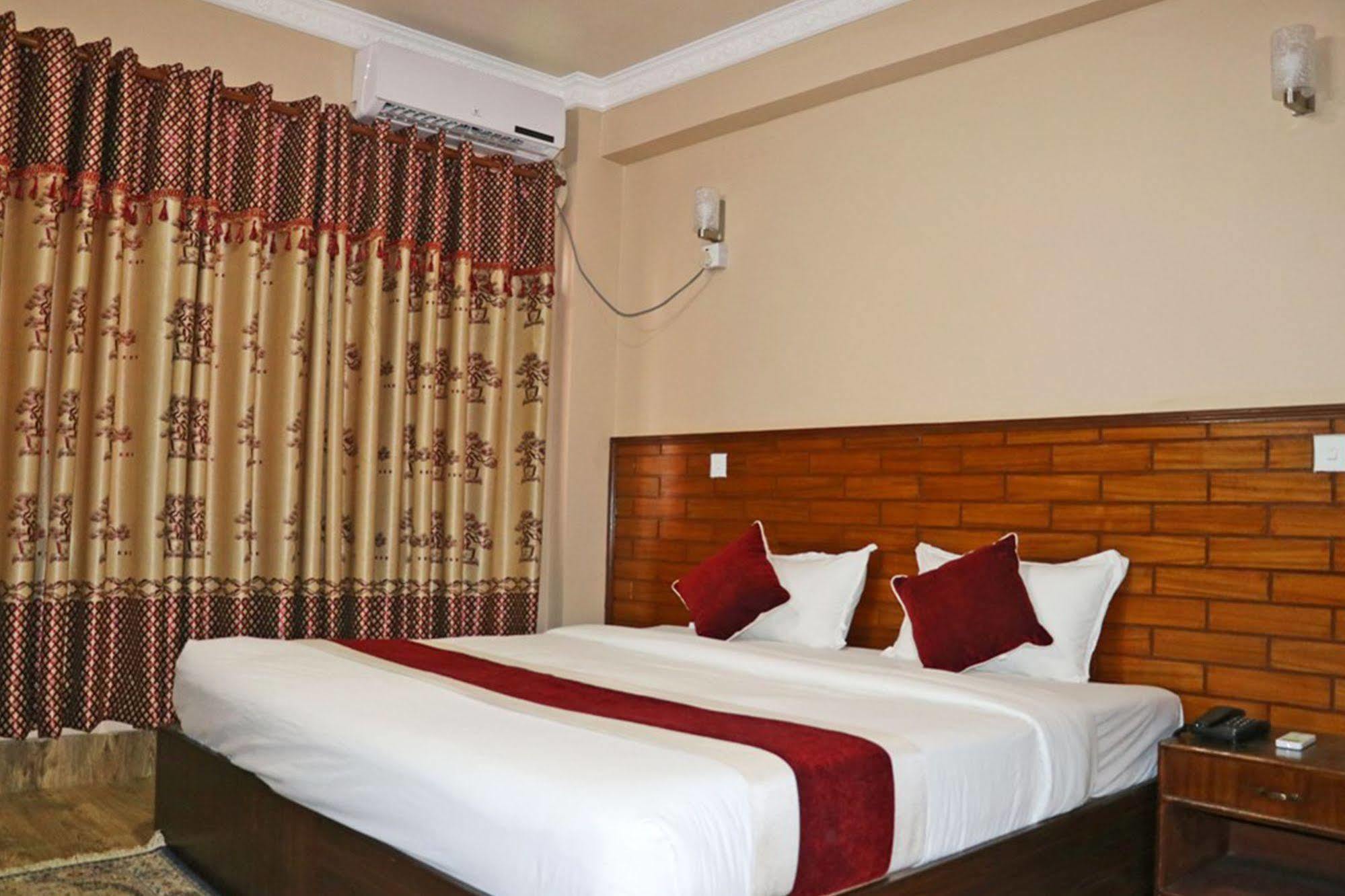 Hotel Holiday Taj Katmandu Dış mekan fotoğraf